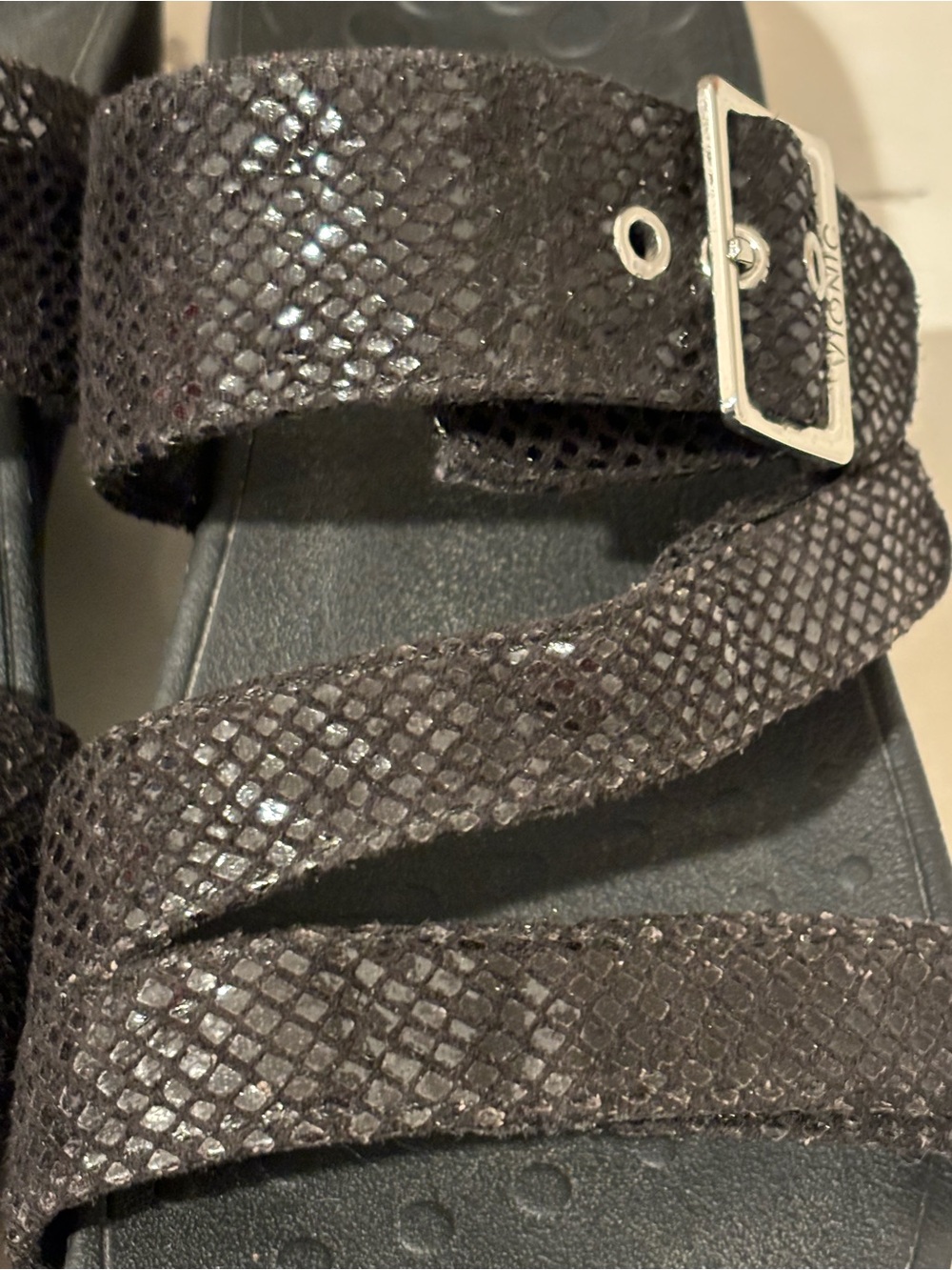 Vionic Rio Wedge Platform Black Reptile Embossed Sandals Buckles Womens Size 9 - Picture 11 of 12